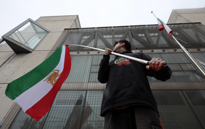 Hope, fear among Iranians in Seoul