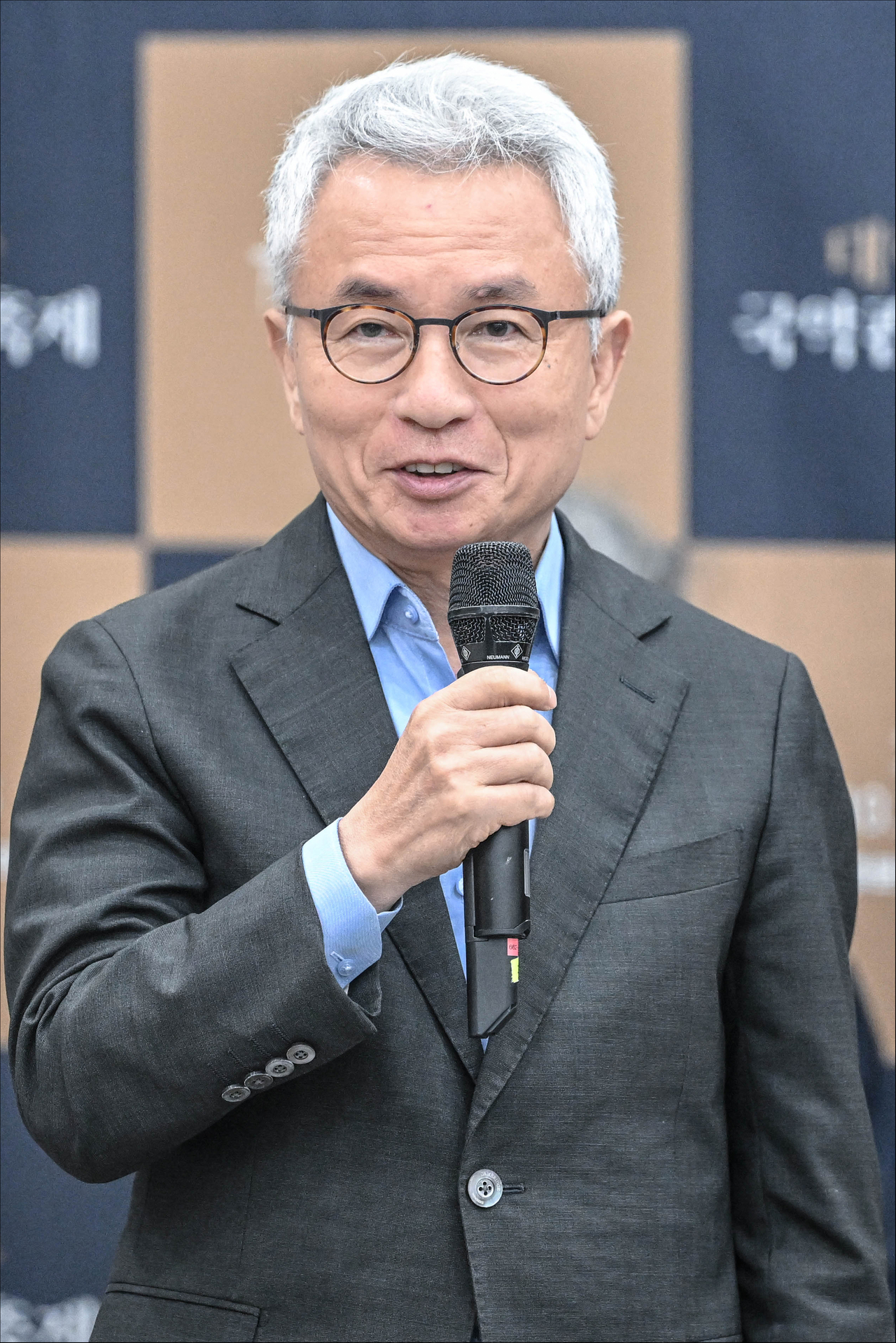 Ahn Ho-sang, president of the Sejong Center for the Performing Arts, speaks during a press confernce on Thursday at the center in Seoul. (Sejong Center)