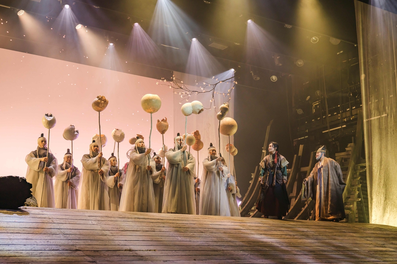 “Boheoja -- The One Who Walks the Void” (National Changgeuk Company of Korea)