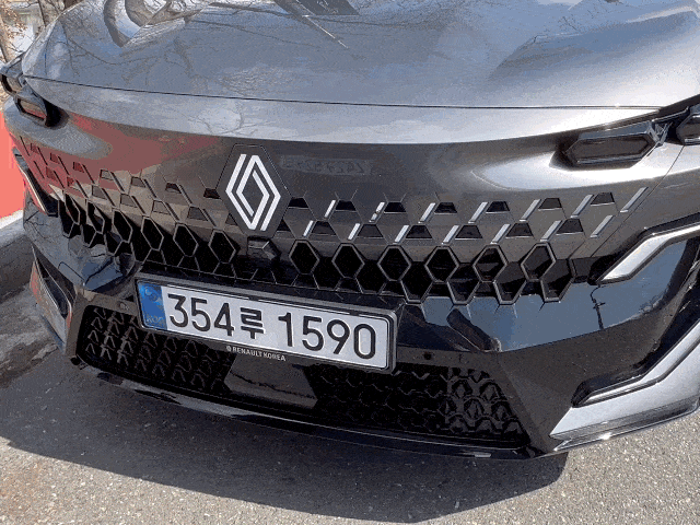 Renault Filante crossover (Byun Hye-jin/The Korea Herald)