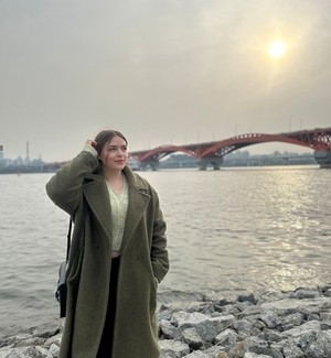 Is it hard to befriend Koreans?