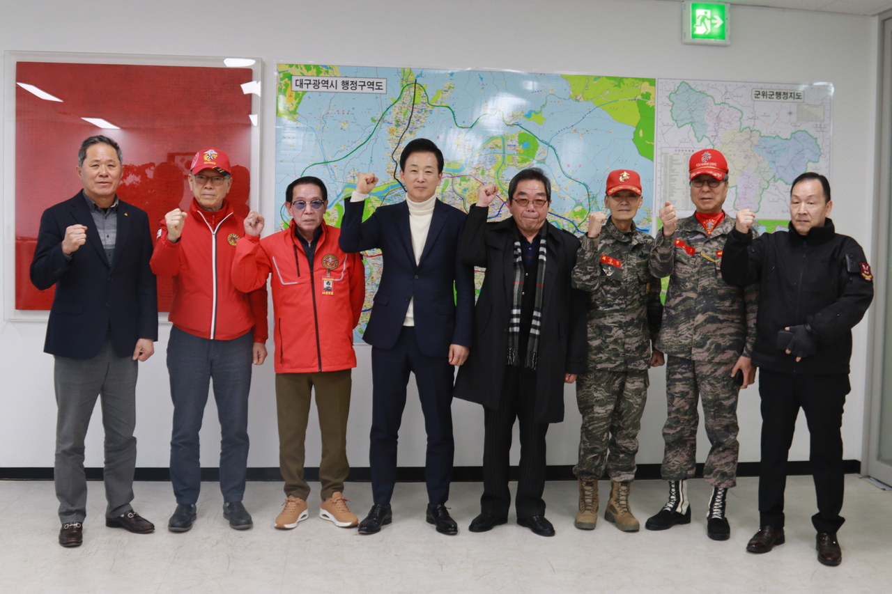 국민의힘 유영하 의원이 지난 5일 대구 달서구 자신의 국회의원 사무실에서 대구시 해병전우회와 간담회를 가졌다.[유영하 의원실 제공]