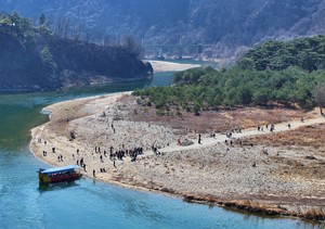 Film about tragic Joseon king sends crowds to historic exile site in Yeongwol