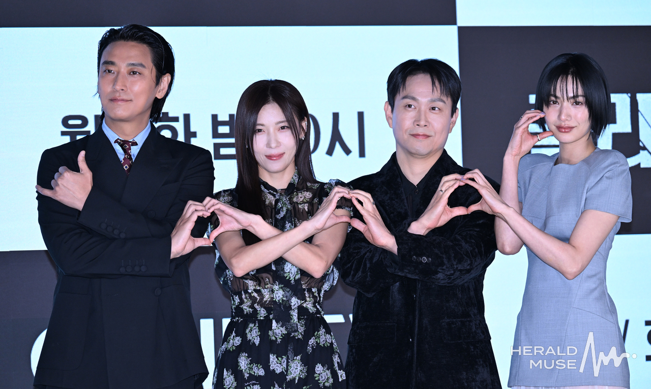 [헤럴드뮤즈=윤병찬 기자]  10일 오후 영등포구 디큐브시티 더세인트 호텔에서 ENA 월화드라마 ‘클라이맥스’ 제작발표회가 열렸다.
드라마 ‘클라이맥스’는 정치와 재계, 연예계가 교차하는 거대한 권력의 판 위에서 각자의 욕망과 이해관계가 얽히며 만들어지는 긴장감 넘치는 드라마다.
이날 현장에는 배우 주지훈, 하지원, 나나, 오정세, 이지원 감독이 참석했다.