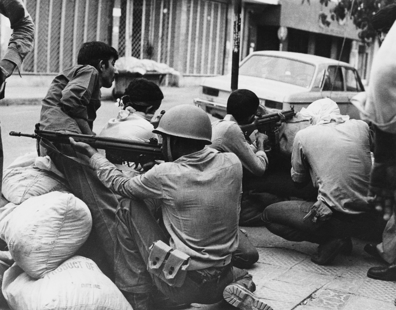 지난 1979년 이슬람 혁명 당시 이란 남서부 코람샤르에서 벌어진 총격전 모습. [게티이미지]