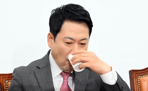 People Power Party moves to distance itself from Yoon, but doubts linger