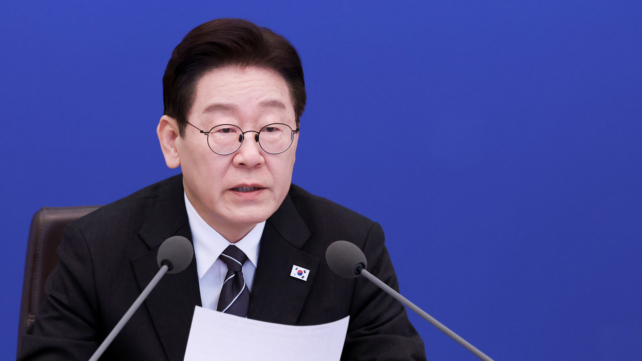 President Lee Jae Myung speaks in a Cabinet meeting at Cheong Wa Dae in Seoul on Tuesday. (Yonhap)