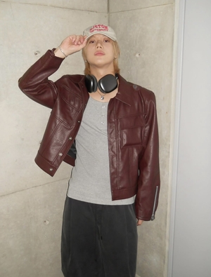 Taemin signs with G-dragon’s agency, Galaxy Corporation