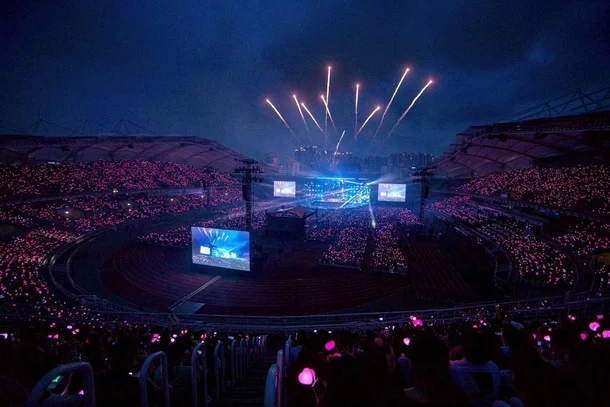 Fans fill Goyang Sports Complex in Goyang, Gyeonggi Province, during Blackpink’s world tour concert in July 2025. (YG Entertainment)