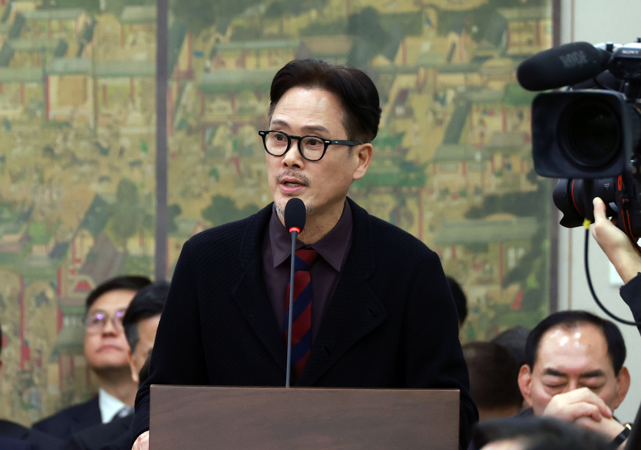 Musical actor Nam Kyung-ju responds to lawmakers’ questions during a comprehensive audit of the Ministry of Culture, Sports and Tourism held by the National Assembly’s Culture, Sports and Tourism Committee in Yeouido, Seoul, Oct. 29, 2025. (Newsis)