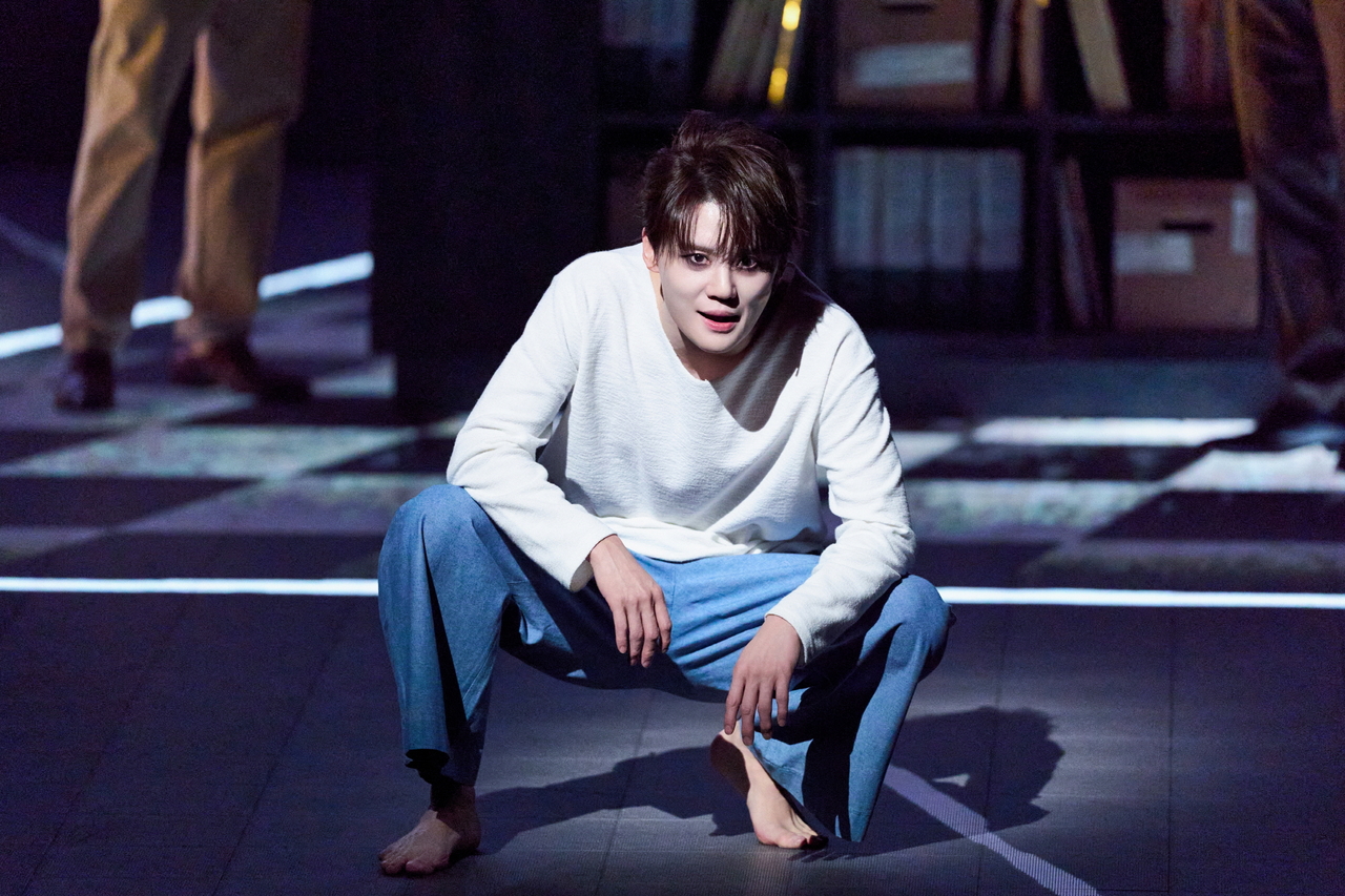 Kim Jun-su as L in "Death Note" (OD Company)