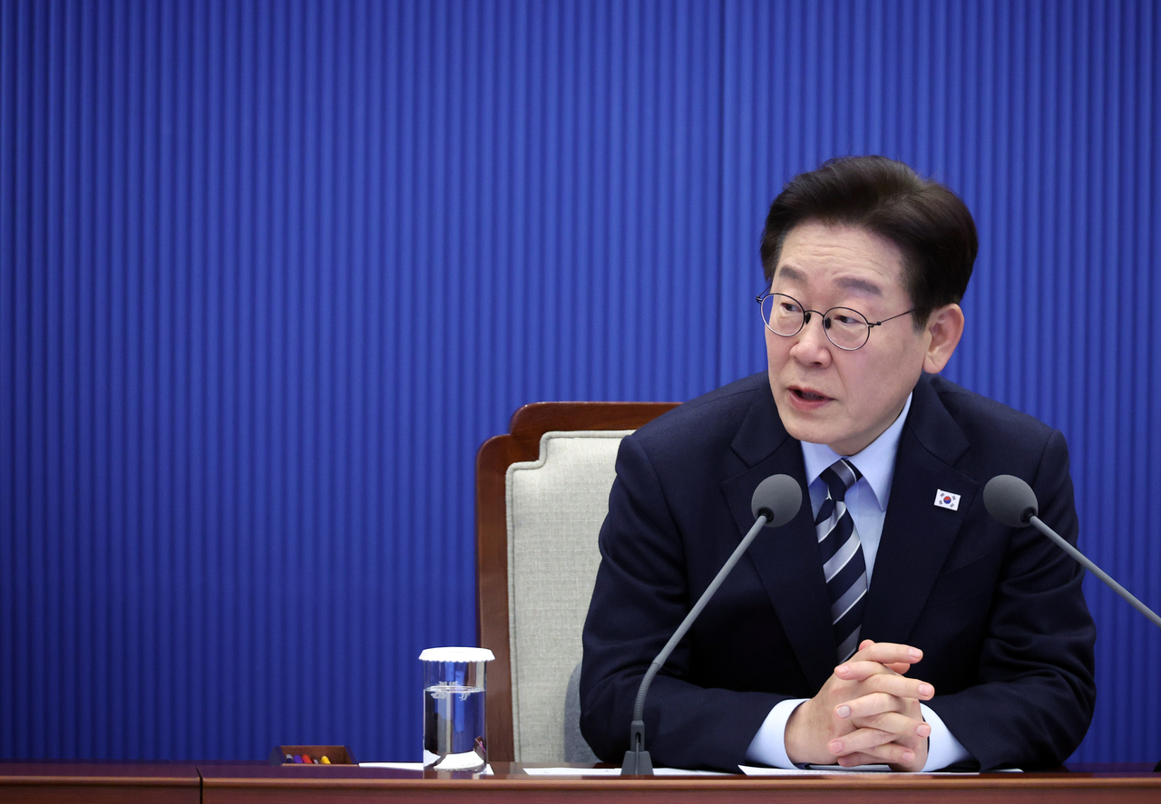 President Lee Jae Myung speaks at a meeting with senior aides on Thursday. (Yonhap)