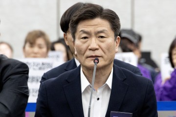 이임재 전 용산경찰서장이 12일 오전 서울 중구 은행회관에서 열린 10·29 이태원참사 진상규명 청문회에서 심문 질의에 답하고 있다. 2026.3.12 [공동취재] [연합]