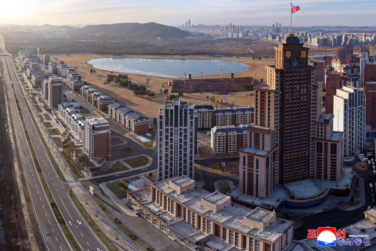 This photo, carried by the Korean Central News Agency on Feb. 16, shows Saeppyol Street in Pyongyang. (Yonhap)