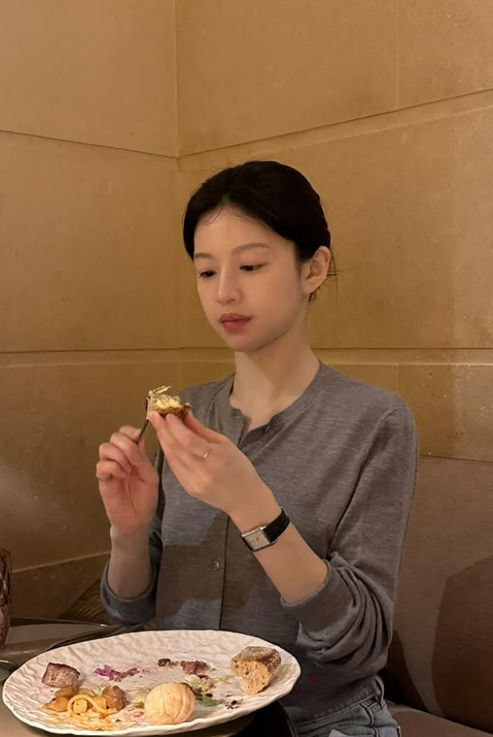 [고윤정 SNS]