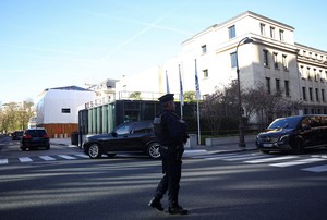 US, China wrap Paris talks on managed trade, agriculture deals
