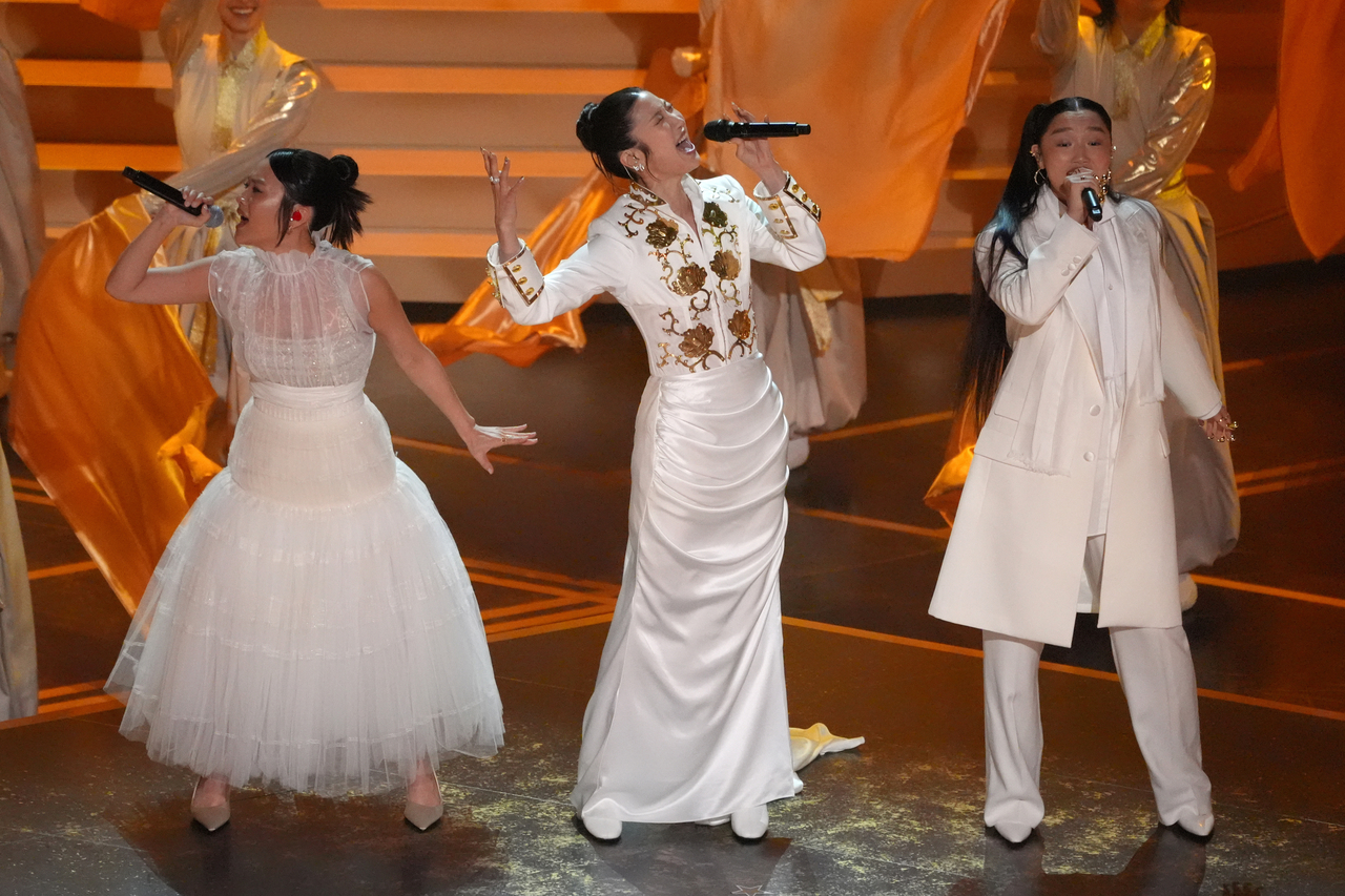 Golden' hits the Oscar stage - The Korea Herald