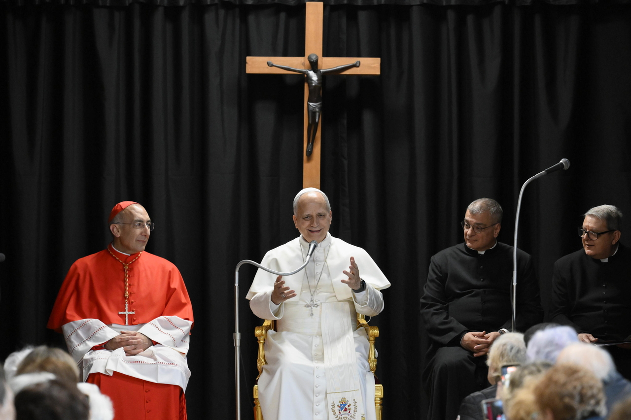 Pope Leo XIV (center) presides over a meeting with the elderly and the sick during his pastoral visit to the Parish of the Sacred Heart of Jesus in Ponte Mammolo, outskirts of Rome, Sunday.   (EPA-Yonhap)