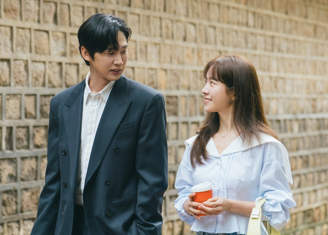 "The Practical Guide to Love," starring Park Sung-hoon (left) and Han Ji-min (JTBC)
