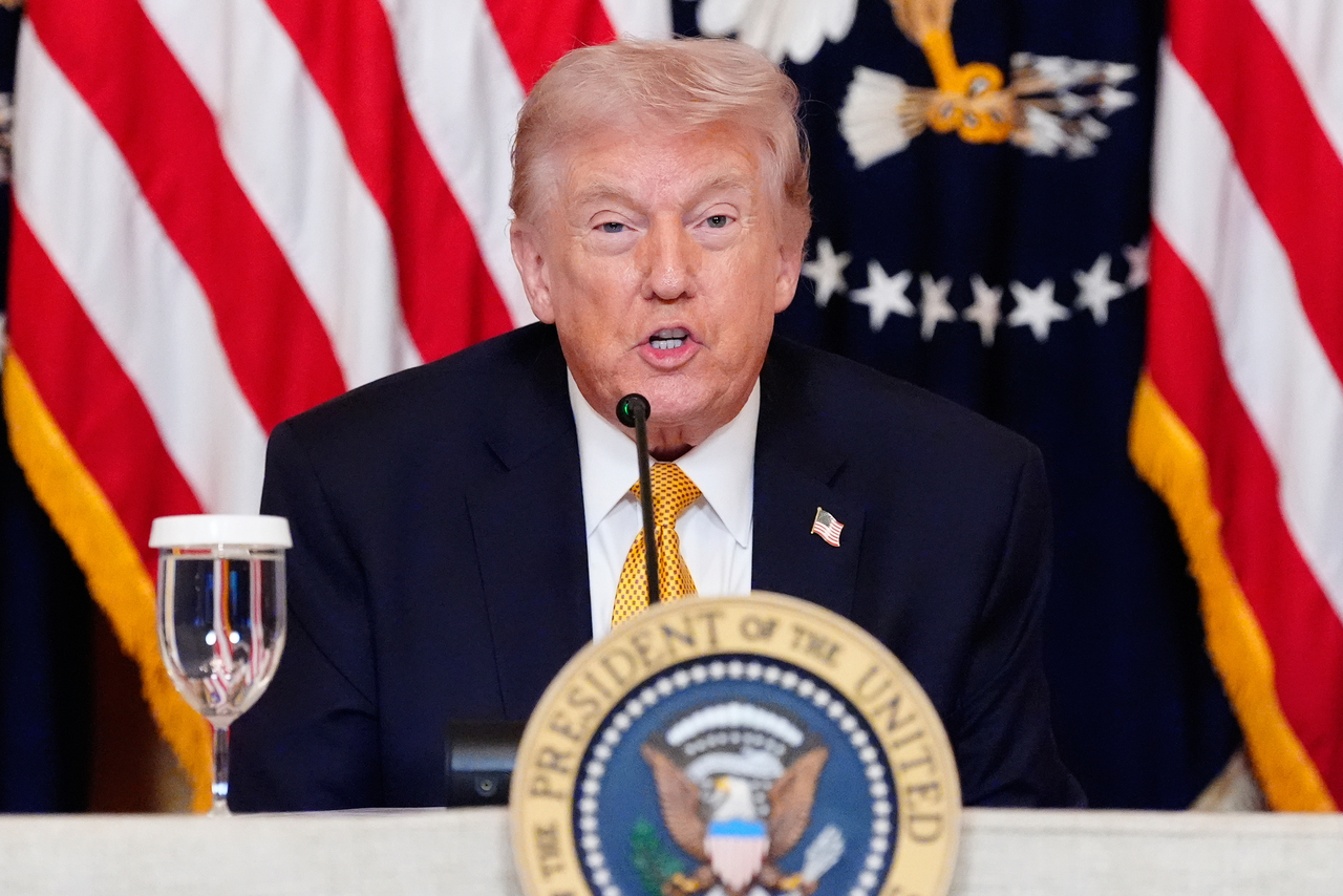US President Donald Trump speaks during a board meeting of the John F. Kennedy Memorial Center For The Performing Arts in the East Room of the White House in Washington on Monday, in this photo released by the Associated Press. (Yonhap)