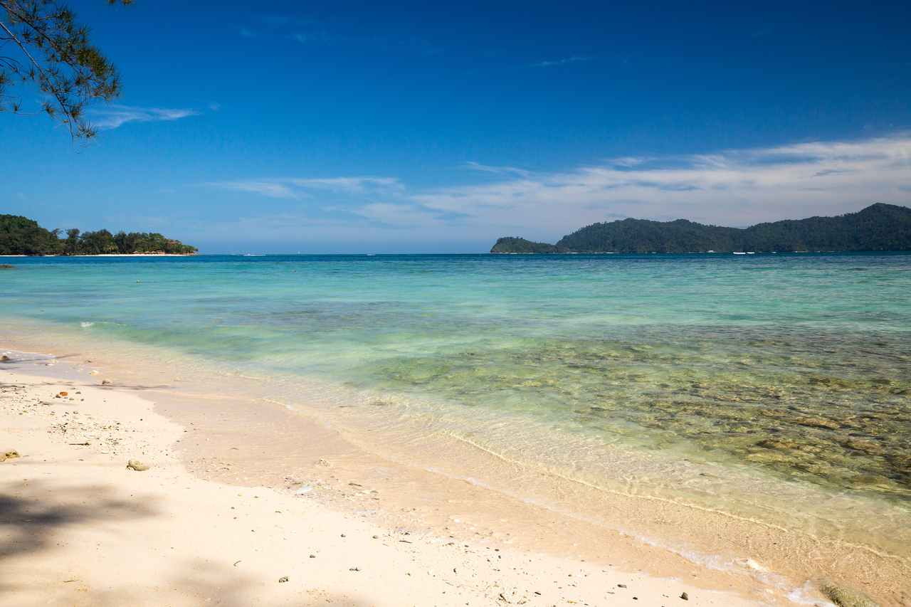 This stock photo of a a beach in Kota Kinabalu, Malaysia, is not directly related to this article. (123rf)