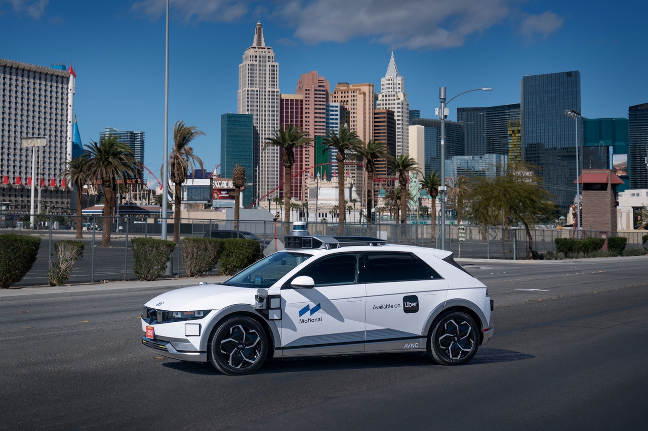 Hyundai Motor Group’s US-based autonomous driving joint venture Motional launches a robotaxi pilot service with Uber in Las Vegas on Friday. (Hyundai Motor Group)