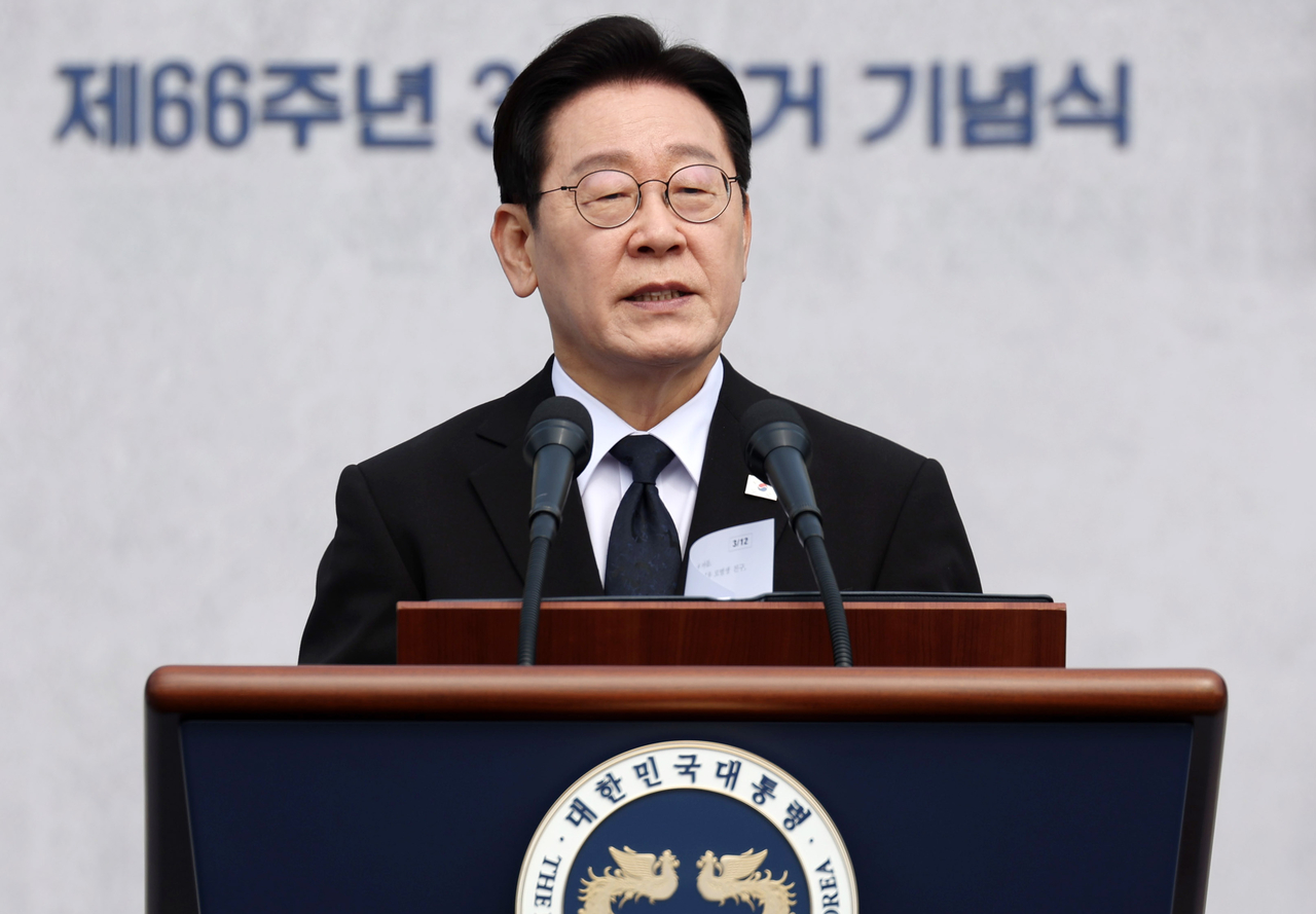 President Lee Jae Myung delivers an address during a ceremony marking the 66th anniversary of the March 15 democracy movement in Changwon, Gyeongsang Province, on Sunday. (Yonhap)