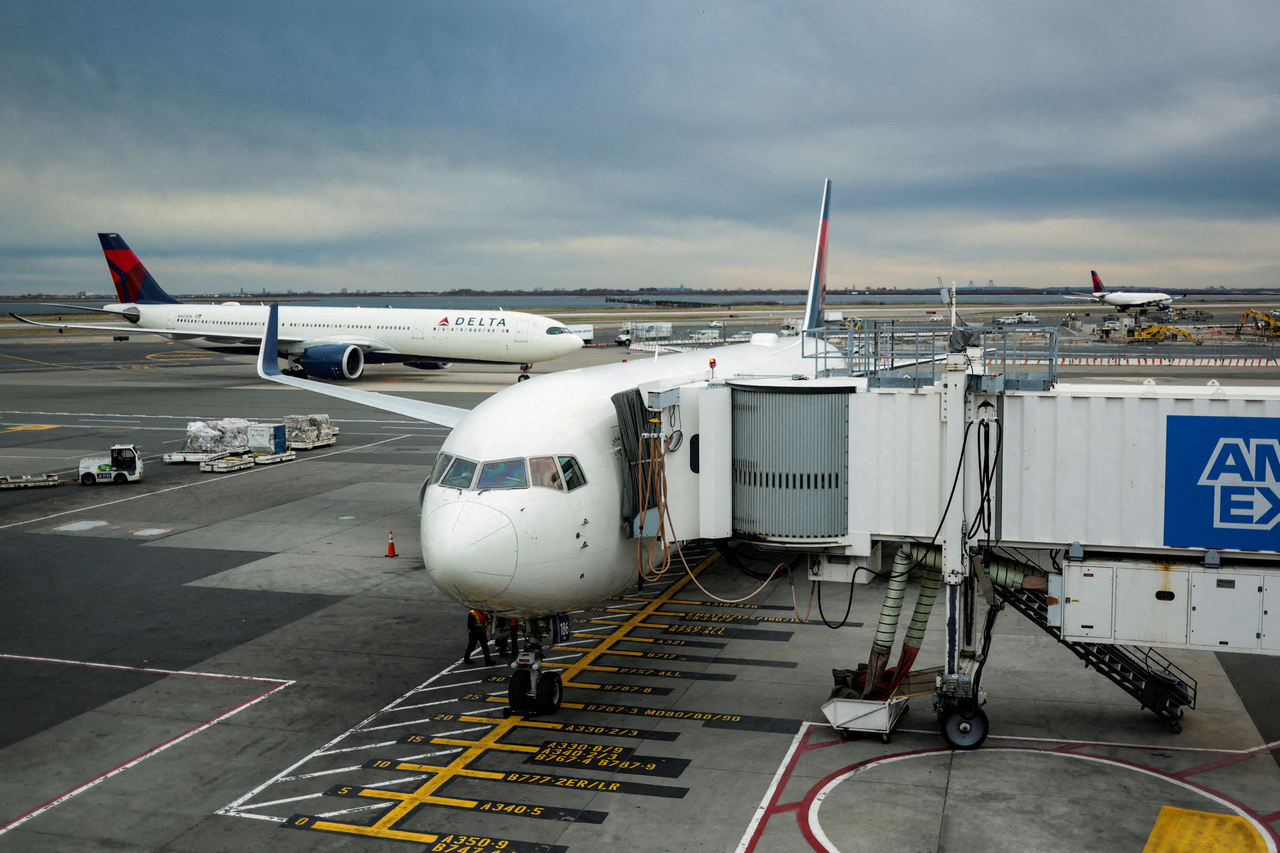 Delta Air Lines planes at John F. Kennedy International Airport in New York City on Nov. 18, 2025   Reuters-Yonhap