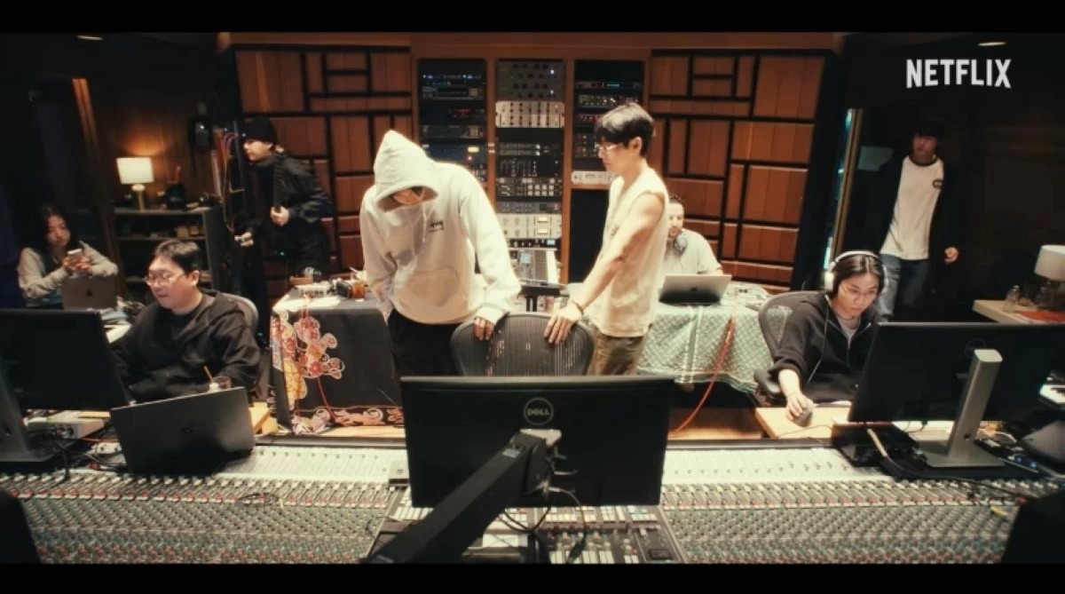 A scene from the trailer for 