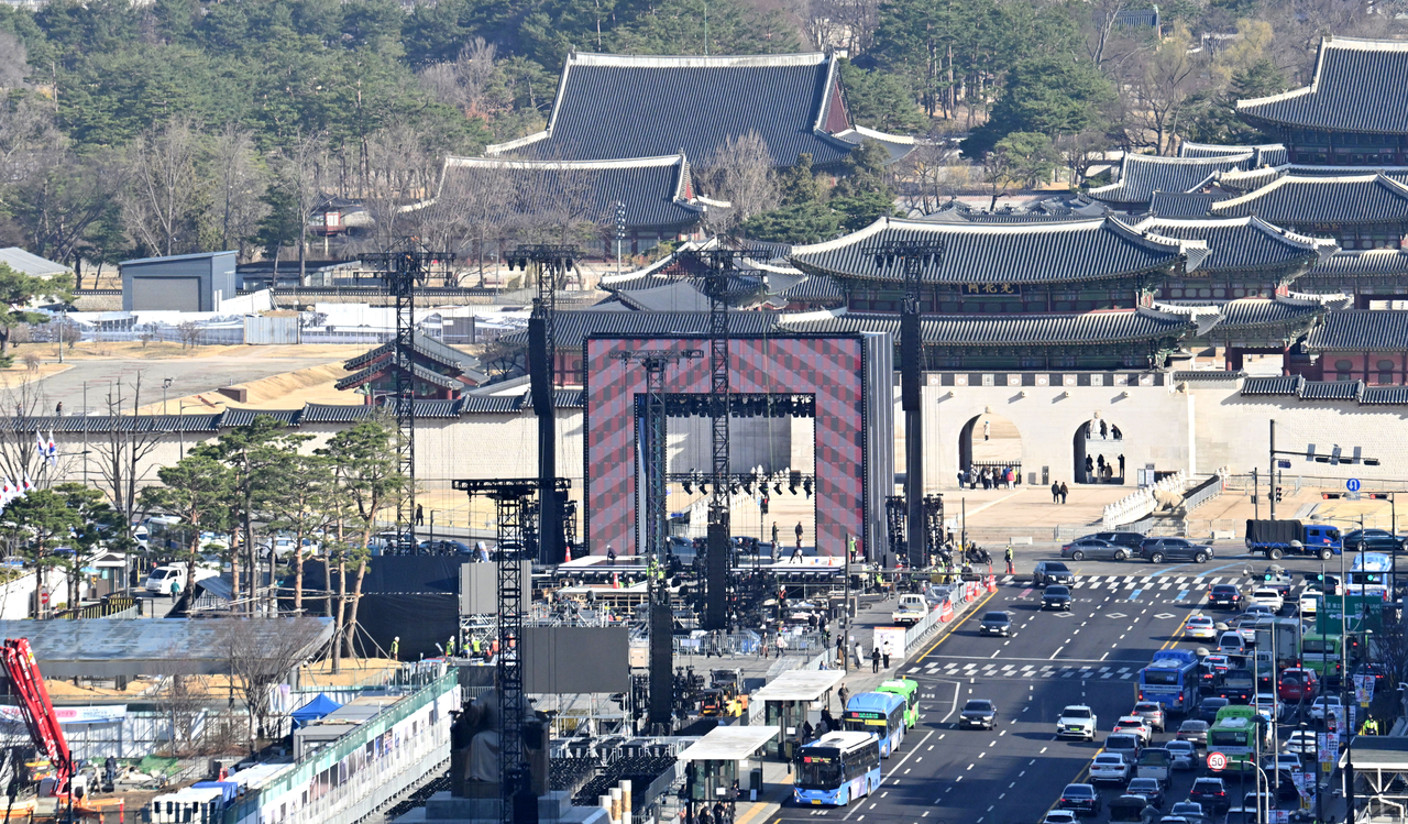 A performance stage is set up at Gwanghwamun Square in Jongno-gu, Seoul, Thursday, two days ahead of BTS' comeback concert. (The Korea Herald/Lim Se-jun)