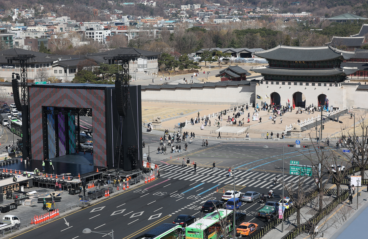 A performance stage intalled at the Gwanghwamun Sqaure is seen in this photo taken on March 19. (Yonhap)