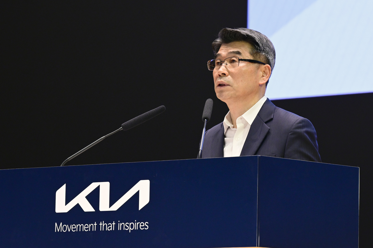 Kia CEO Song Ho-sung speaks during the carmaker's annual general meeting held at its headquarters in southern Seoul on Friday. (Kia)
