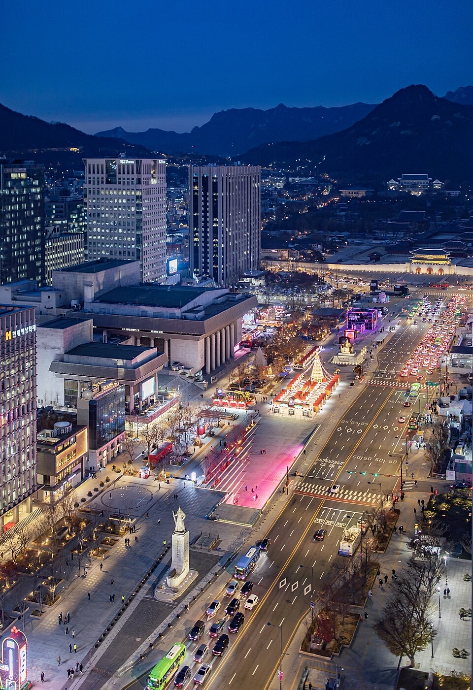 Gwanghwamun Square in 2024 (Seoul Tourism Archive)