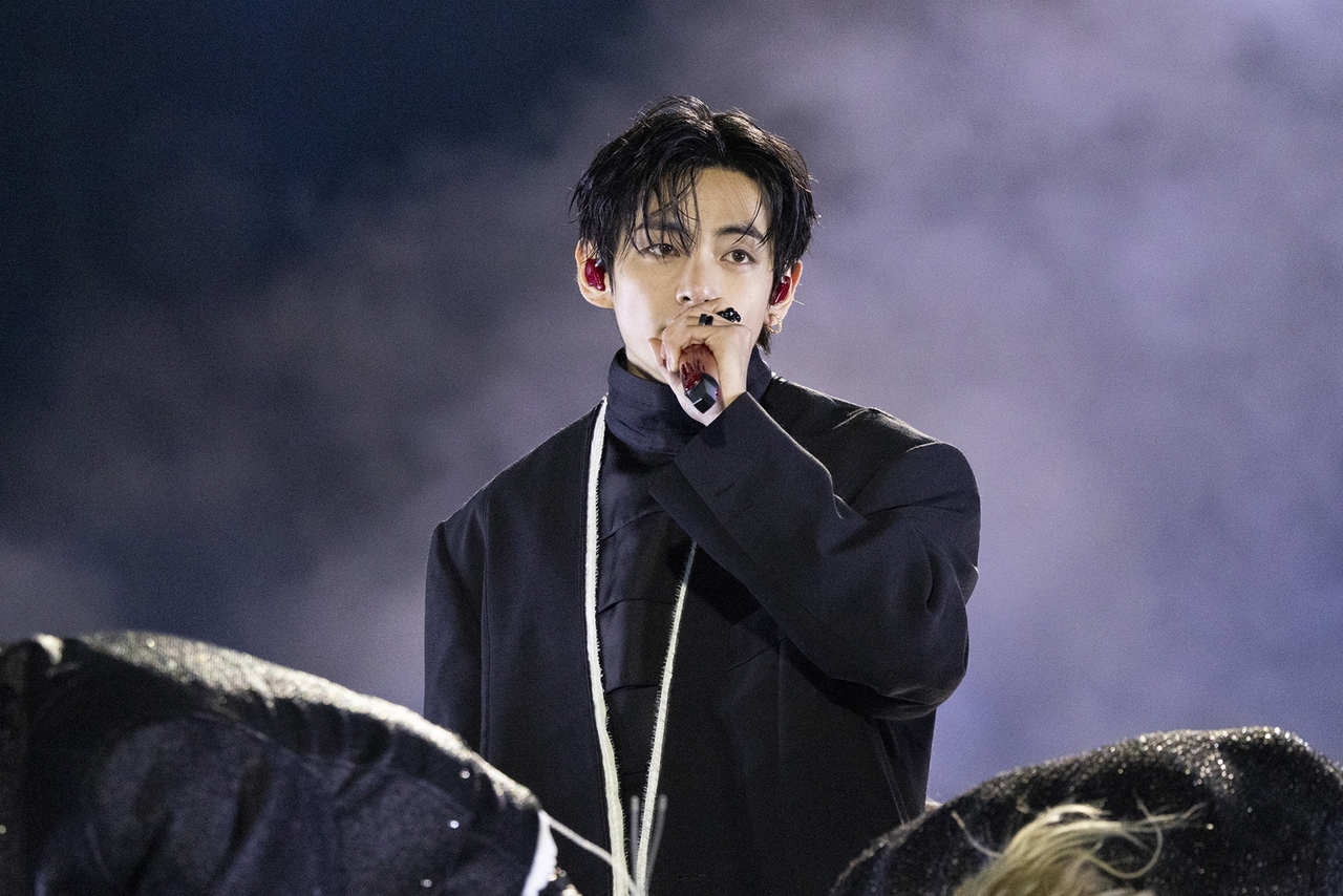V of BTS performs at Gwanghawmun in central Seoul on Saturday. (Big Hit Music)
