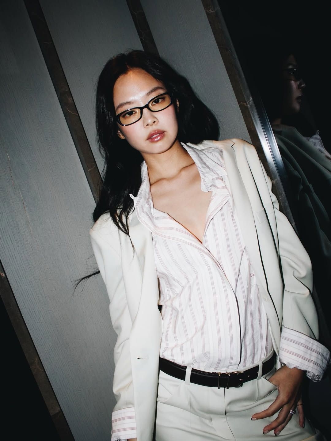 Jennie in poetcore look (@jennierubyjane)
