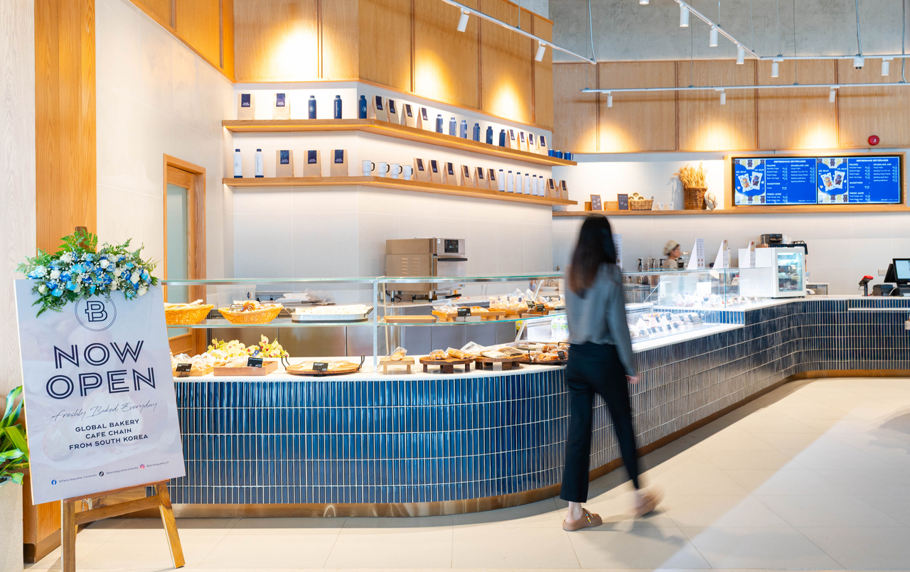 The newly opened Paris Baguette location at Techo International Airport in Phnom Penh, Cambodia (Paris Baguette)
