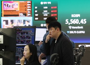 또 매도 사이드카 발동, 코스피 5%대 급락…삼성전자도 털썩 주저앉았다