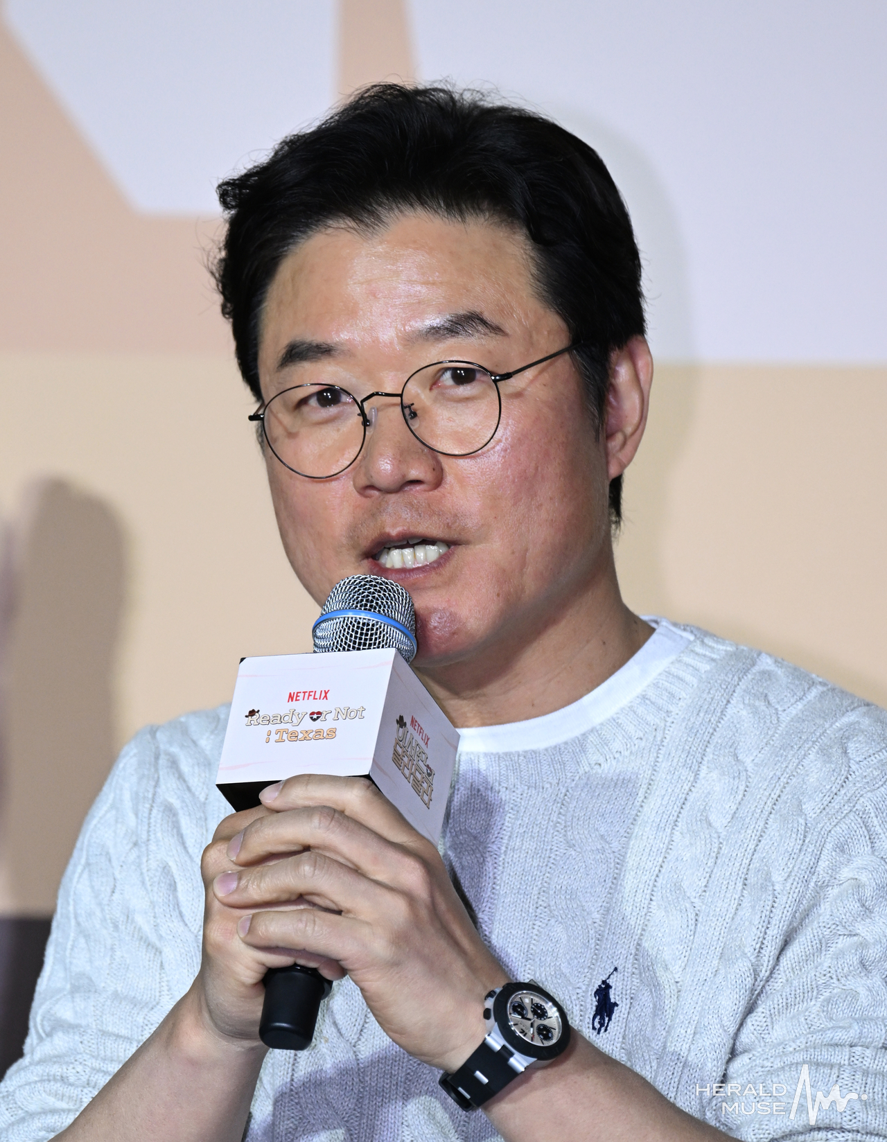 [헤럴드뮤즈=윤병찬 기자] 24일 오전  CGV 용산아이파크몰에서 넷플릭스 예능 ‘이서진의 달라달라’ 제작발표회가 열렸다.
‘이서진의 달라달라’는 아프리카 케냐 여행기로 화제를 모은 ‘케냐 간 세끼’에 이어 나영석 사단이 넷플릭스에서 선보이는 두 번째 예능으로 특유의 시니컬함과 솔직한 입담으로 사랑받은 이서진이 텍사스 가이드로 나섰다.