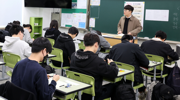 A classroom of a high school in Gwangjin-gu, Seoul is pictured on March 2025. (Herald DB)