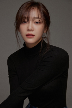 Kim Sejeong Finds New Home at BH Entertainment