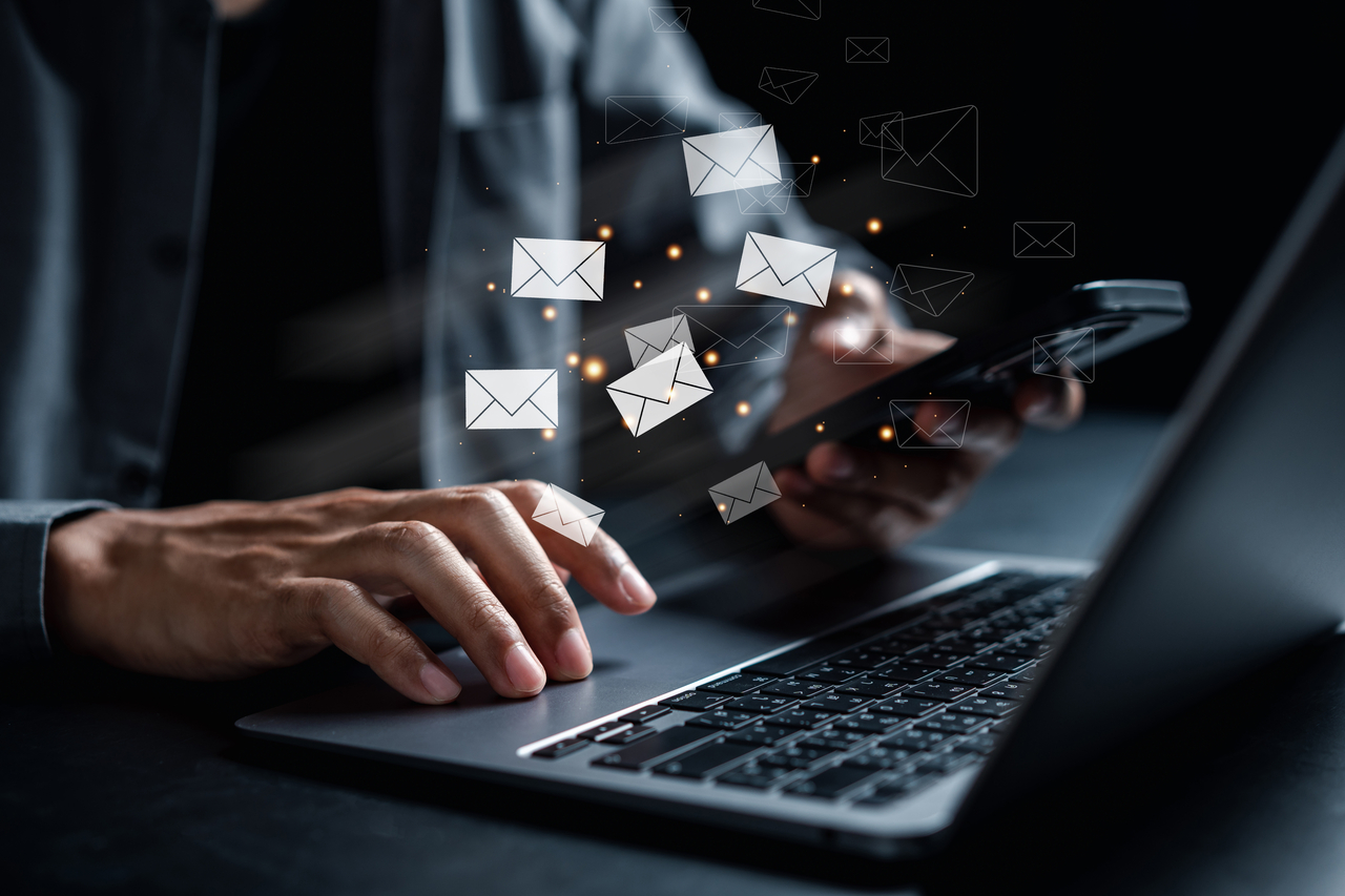 South Korea's revised law intends to impose fines of up to 6 percent of relevant sales on illegal spam senders, as well as on mobile carriers that fail to properly prevent them. (Getty Images Bank)
