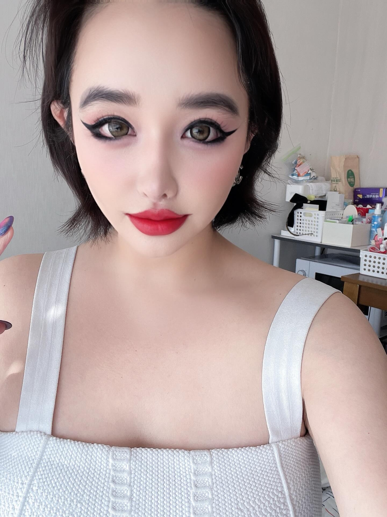 박봄 SNS