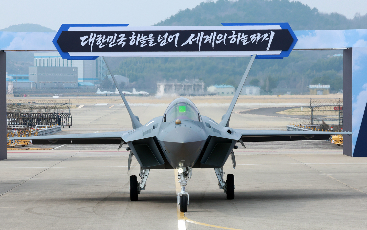 The first mass-produced KF-21 fighter jet is unveiled at Korea Aerospace Industries in Sacheon, South Gyeongsang Province, on Wednesday. (Yonhap)