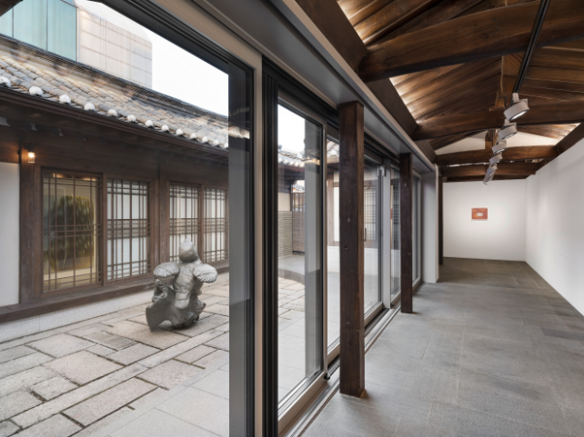 Installation view of "Chora" at Kukje Gallery in Seoul (Courtesy of the gallery)