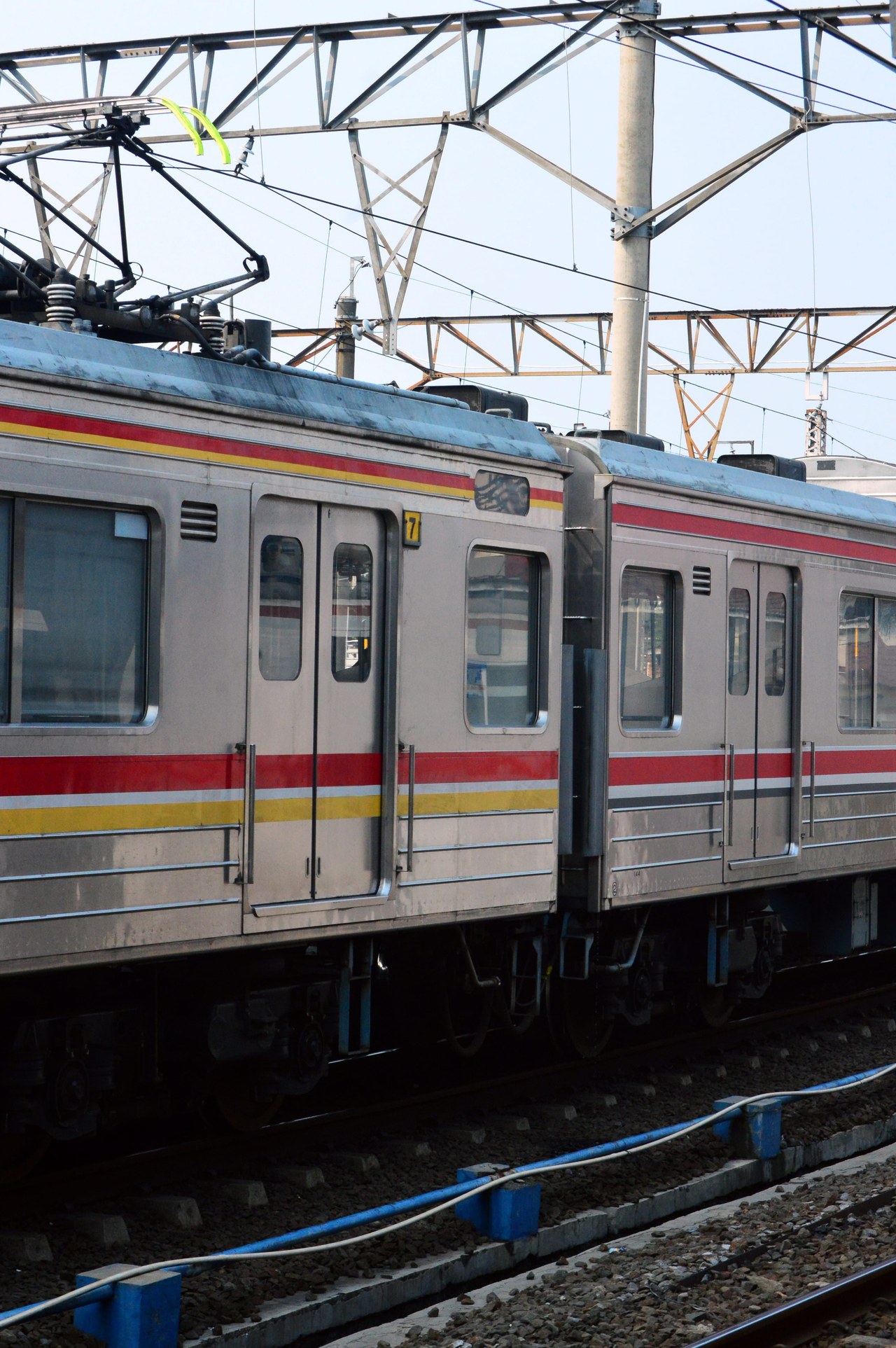 A train at a station (123rf)