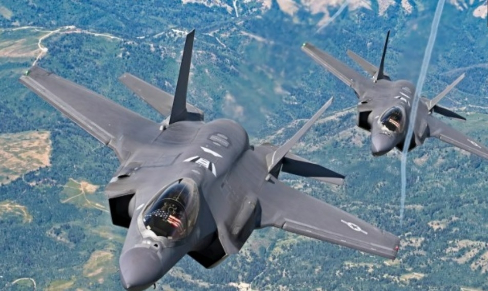 이란군이 미군의 F-15와 F-35 등이 주둔한 이스라엘의 핵심 공군기지에 드론 공격을 감행했다고 23일(현지시간) 밝혔다.