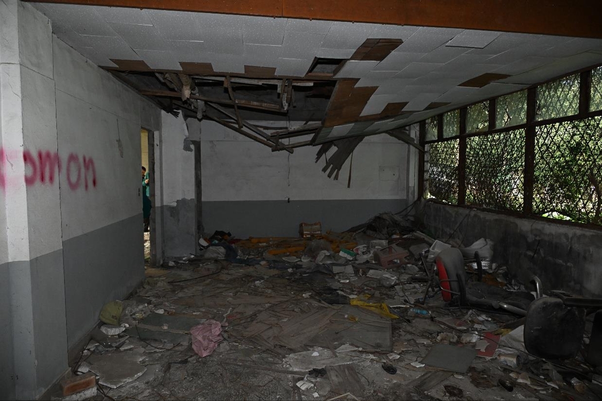 Interior view of a former STD management center in Dongducheon, Gyeonggi Province, which has been left abandoned since closing in 1996. (Dongducheon City Hall)