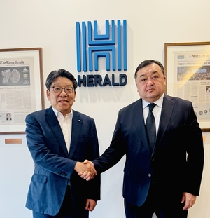 Uzbek deputy minister, Herald pledge deeper Korea-Uzbekistan economic diplomacy