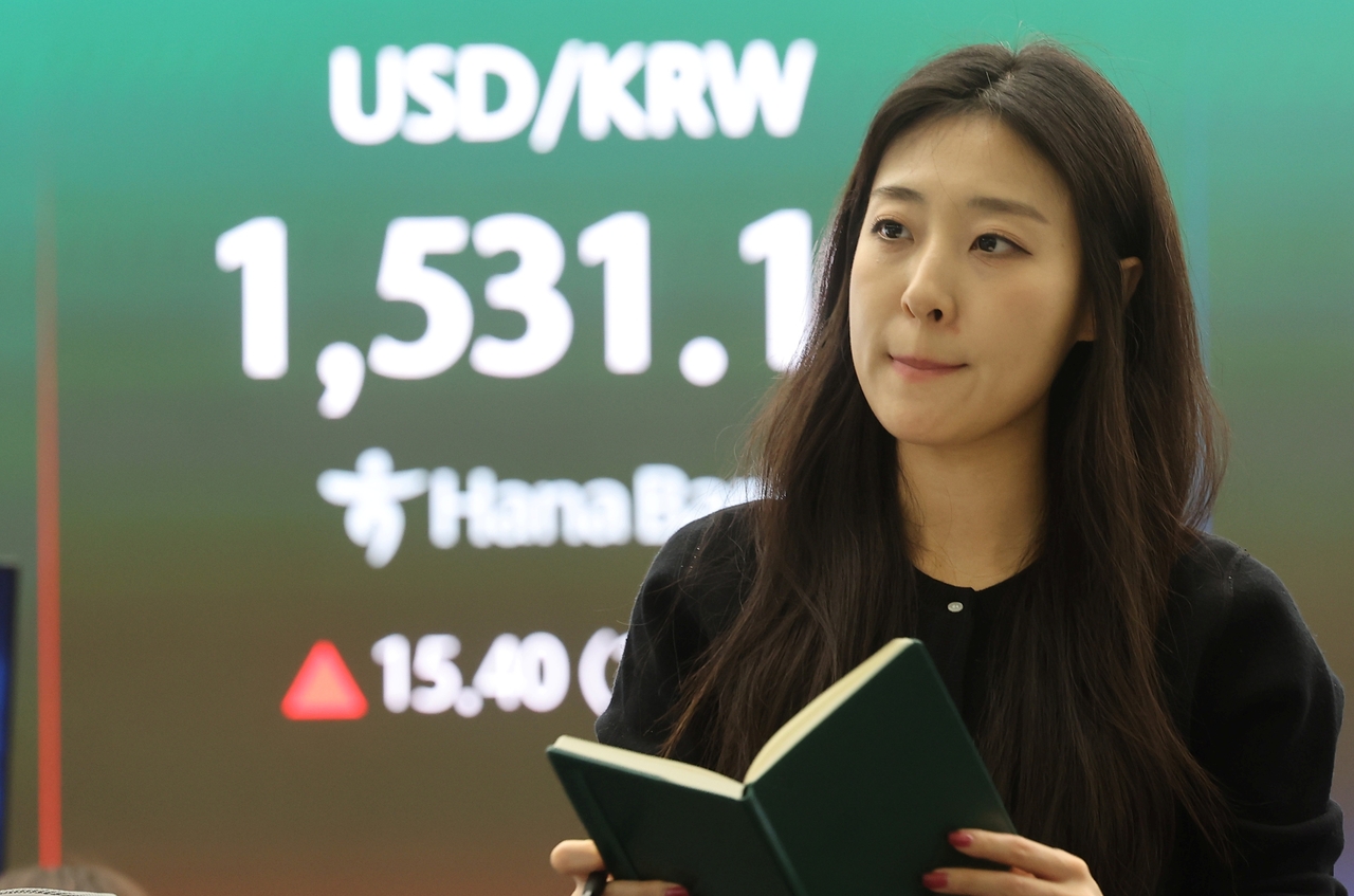 Electronic board at Hana Bank's dealing room in central Seoul shows the won's value quoted at 1,531.1 per dollar, shortly after daytime trading closed Tuesday (Yonhap)