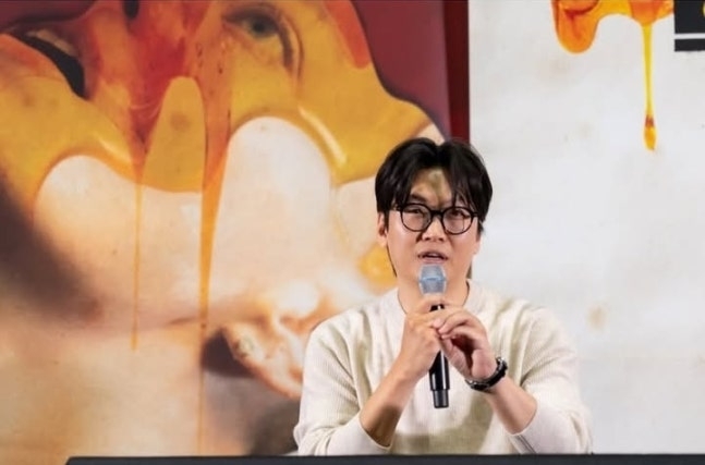 Hwang Seok-hee at a screening of the film "Bugonia" at Lotte Cinema World Tower in Seoul on Nov. 19. (CJ ENM)